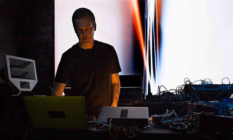 Tom Hall playing live photo